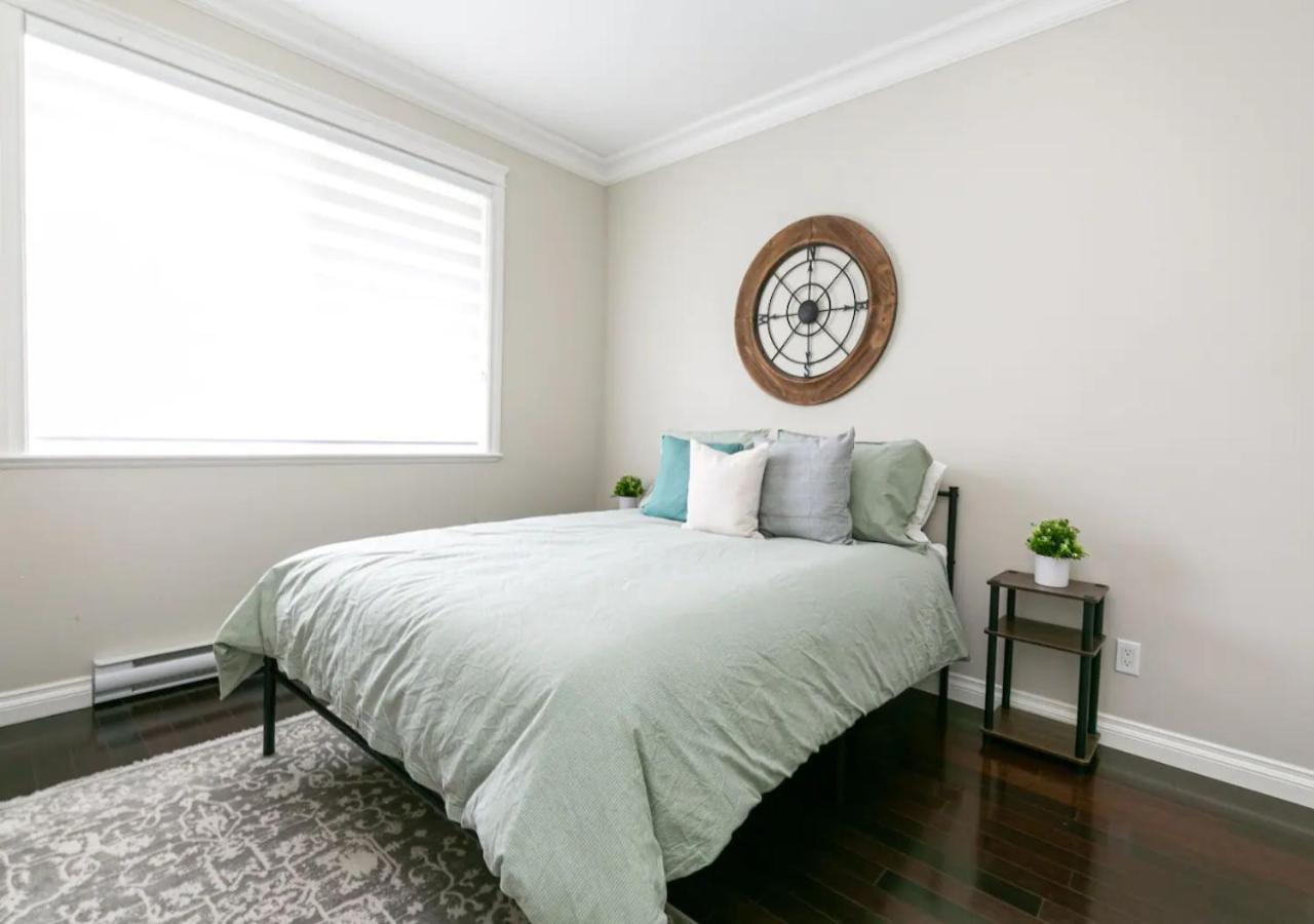 Bellamy Manor Large Home With 5Beds! In Langford วิกตอเรีย ภายนอก รูปภาพ