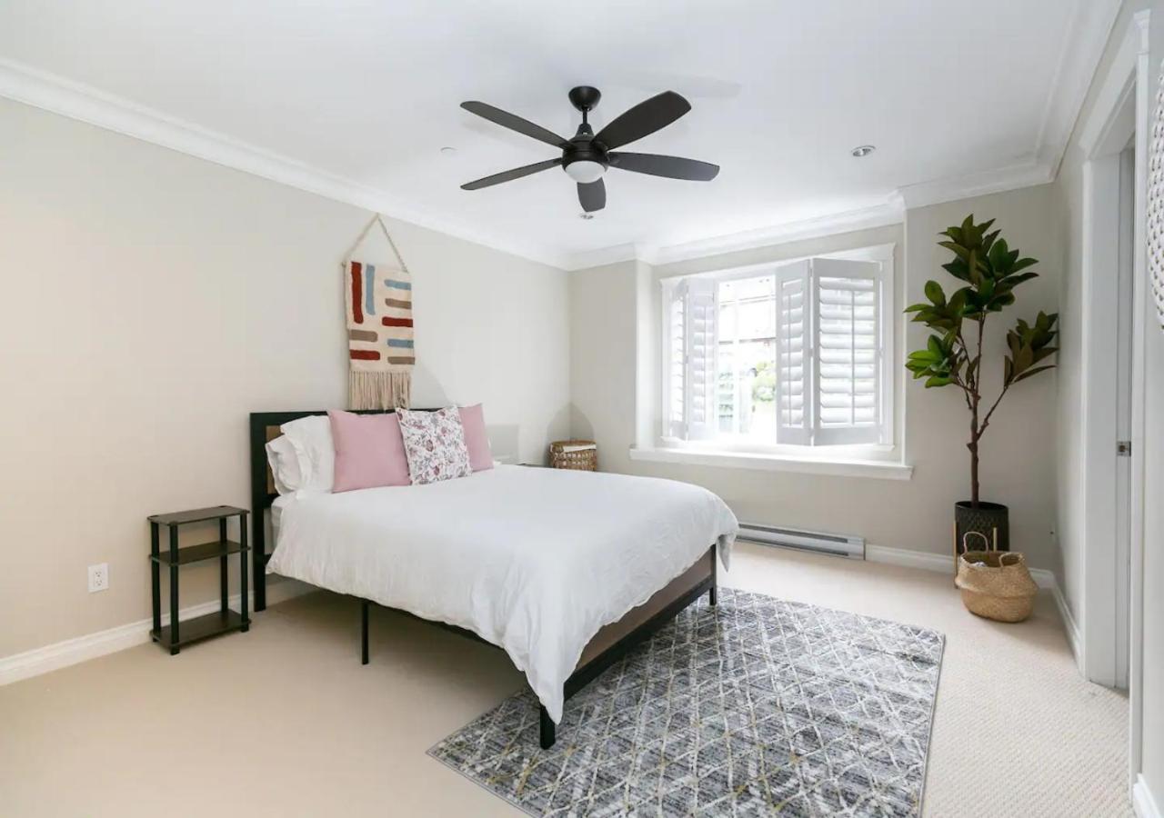 Bellamy Manor Large Home With 5Beds! In Langford วิกตอเรีย ภายนอก รูปภาพ