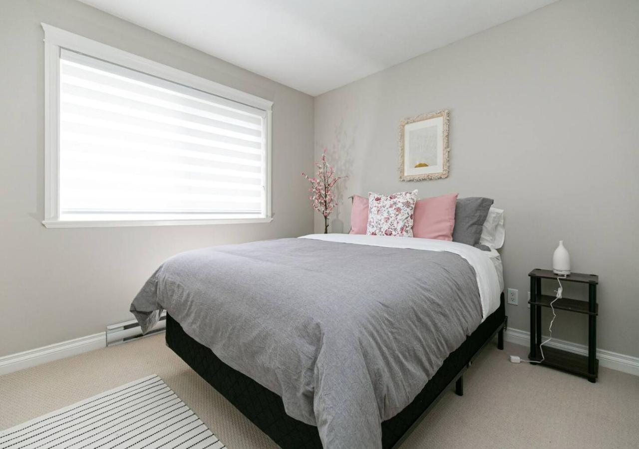 Bellamy Manor Large Home With 5Beds! In Langford วิกตอเรีย ภายนอก รูปภาพ